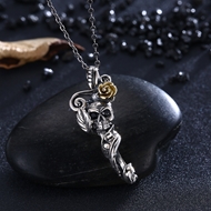 Picture of Famous Skull Holiday Pendant Necklace