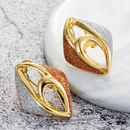 Picture of Dubai Gold Plated Stud Earrings in Exclusive Design