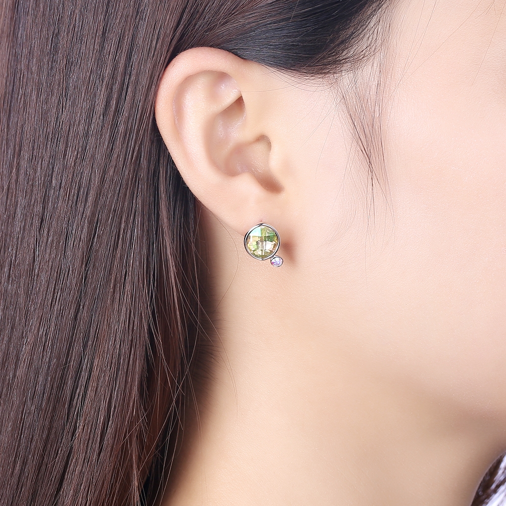 Fashion Green Stud Earrings in Flattering Style
