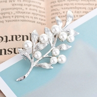 Picture of Top Leaf Classic Brooche