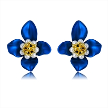 Show details for Affordable Zinc Alloy Gold Plated Stud Earrings from Trust-worthy Supplier