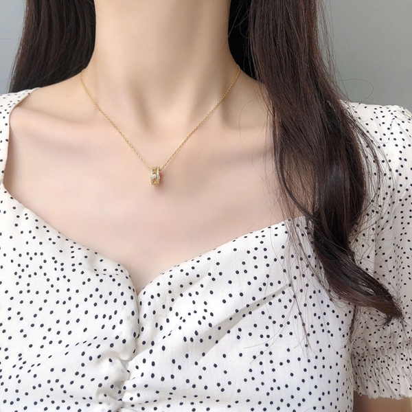 Picture of Featured White Simple Pendant Necklace with Low Cost