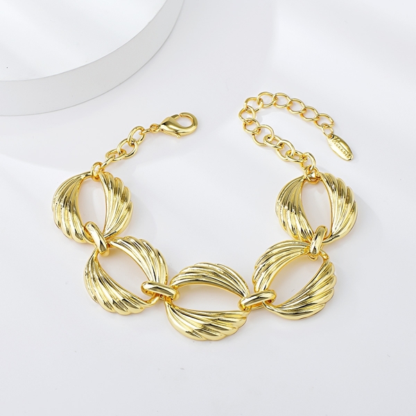 Charming Gold Plated Dubai Fashion Bracelet As a Gift