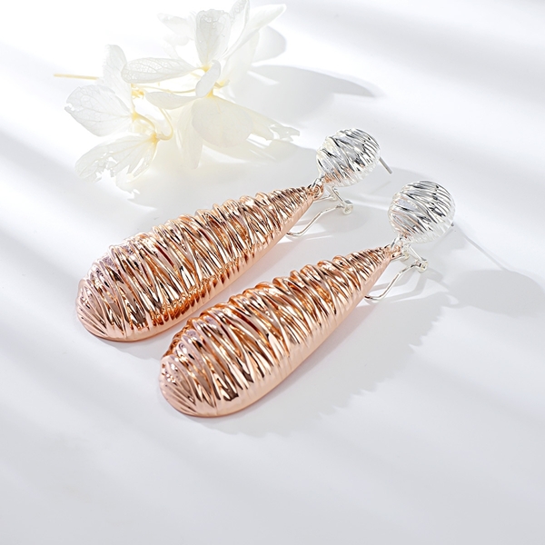 Hypoallergenic Gold Plated Zinc Alloy Dangle Earrings with Easy Return