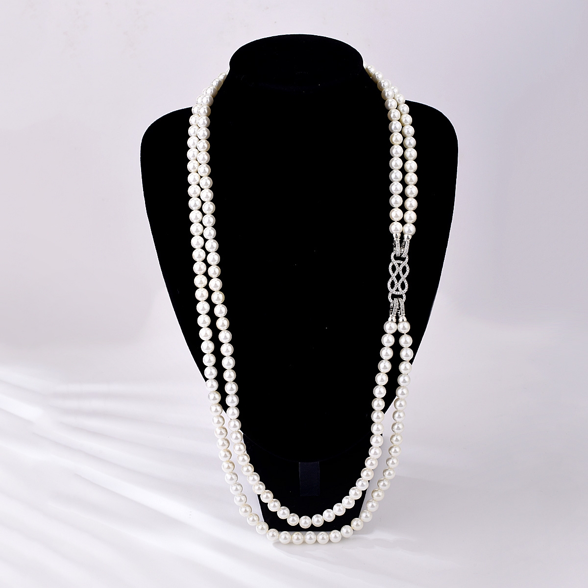 Impressive White Artificial Pearl Long Chain Necklace with Low MOQ