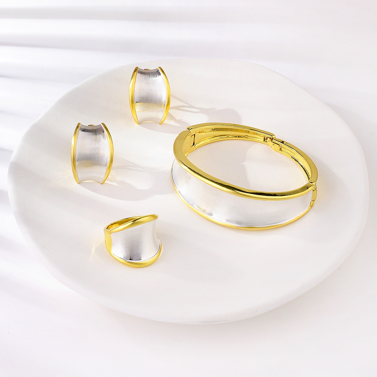 Zinc Alloy Gold Plated 3 Piece Jewelry Set with Unbeatable Quality