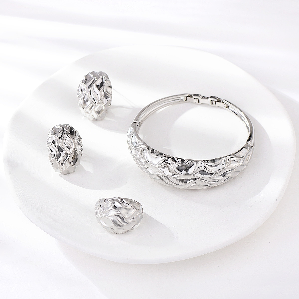 Purchase Gold Plated Zinc Alloy 3 Piece Jewelry Set with SGS/ISO