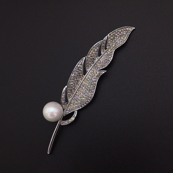 Picture of Medium Zinc Alloy Brooche with No-Risk Refund