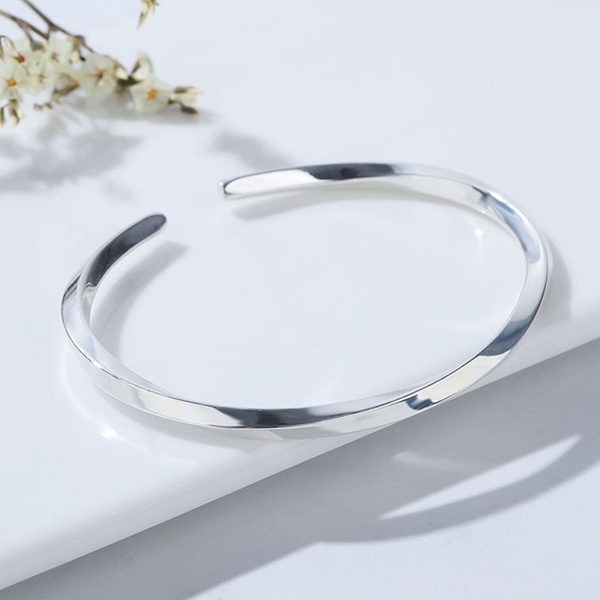 Picture of Great Small Platinum Plated Fashion Bangle