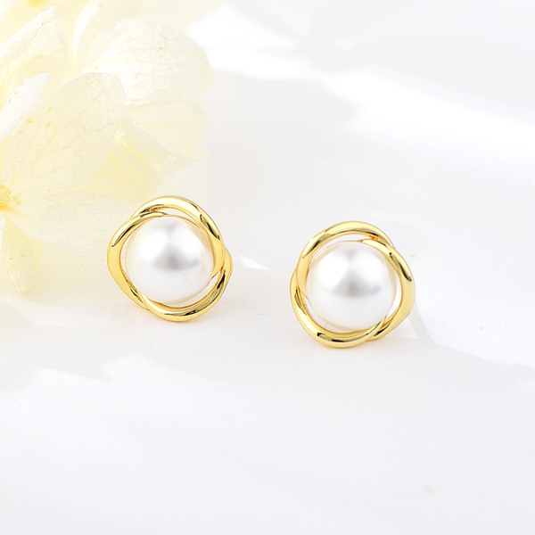 Picture of Popular Artificial Pearl Gold Plated Stud Earrings