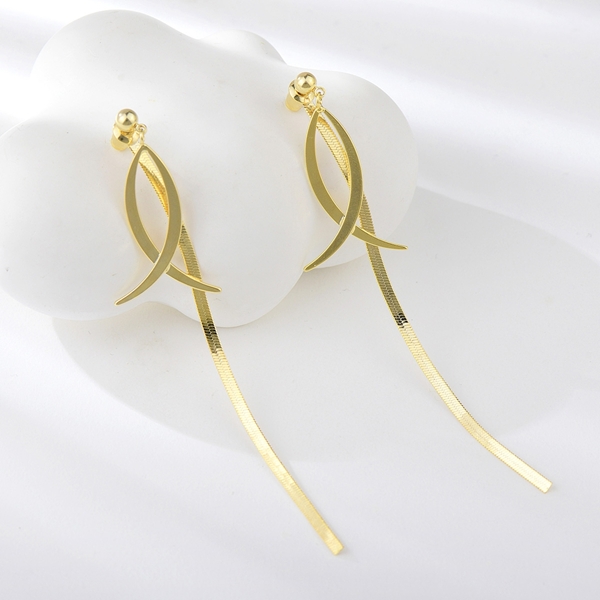 Picture of Purchase Gold Plated Delicate Dangle Earrings from Editor Picks