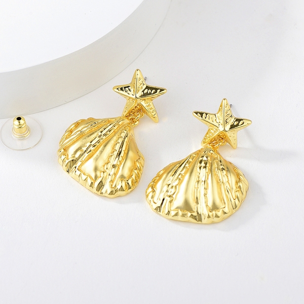 Picture of Irresistible Gold Plated Dubai Dangle Earrings As a Gift