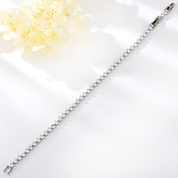 Picture of Wholesale Platinum Plated Small Fashion Bracelet with No-Risk Return