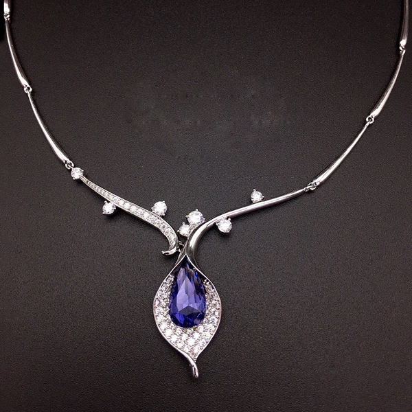 Picture of Zinc Alloy Medium Pendant Necklace with Unbeatable Quality