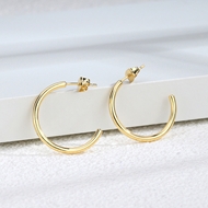 Picture of Impressive Gold Plated Delicate Stud Earrings with Low MOQ