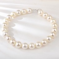 Show details for Great shell pearl White Pendant Necklace