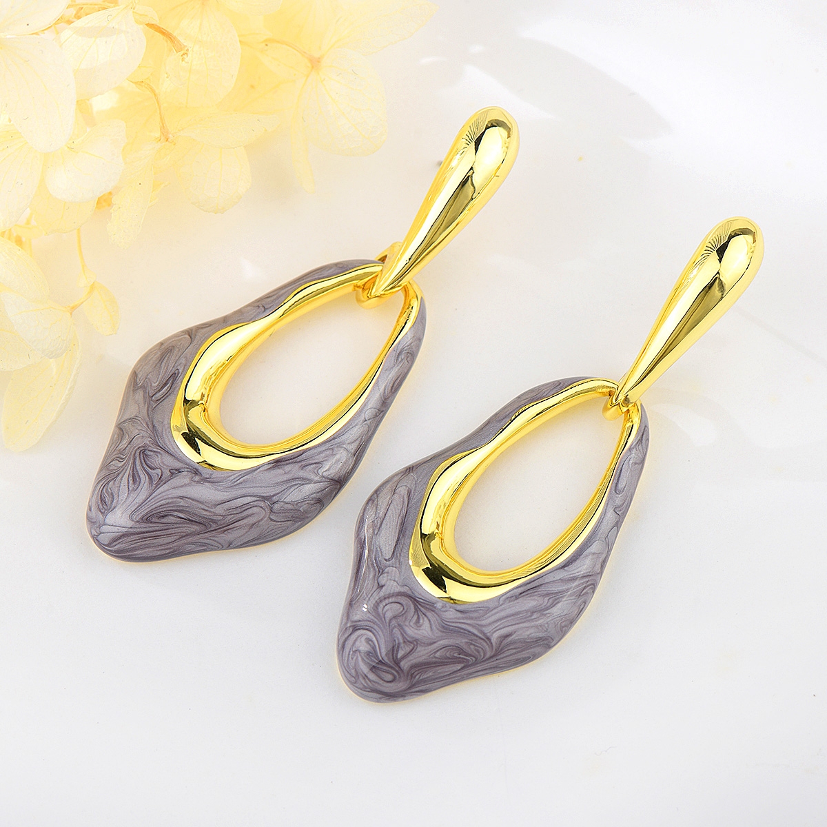 Zinc Alloy Medium Dangle Earrings in Exclusive Design