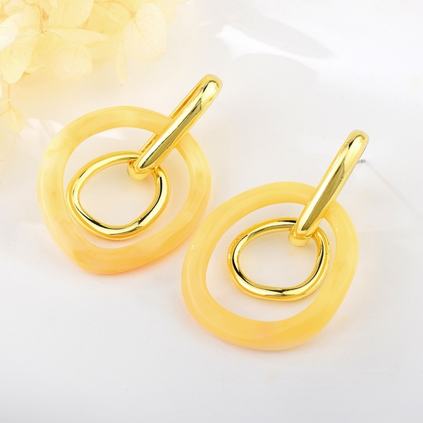 Picture of Classic Medium Dangle Earrings with Beautiful Craftmanship