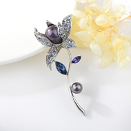 Show details for Inexpensive Zinc Alloy Swarovski Element Brooche with SGS/ISO Certification