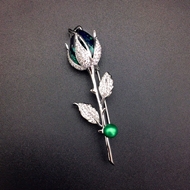 Show details for Fashion Swarovski Element Green Brooche