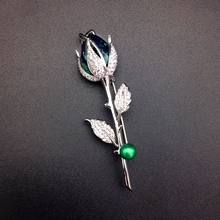 Show details for Fashion Swarovski Element Green Brooche