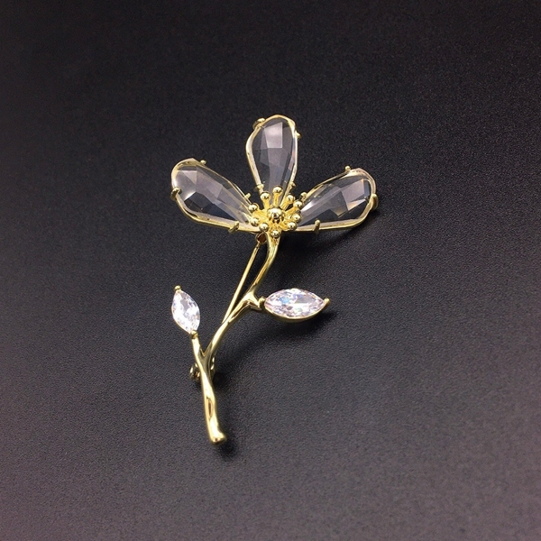 Picture of Latest Big Platinum Plated Brooche at Factory Price