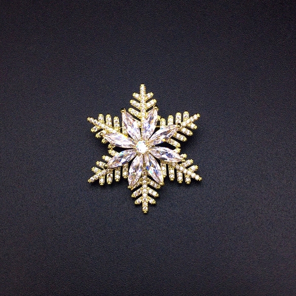 Picture of Fashionable Medium White Brooche