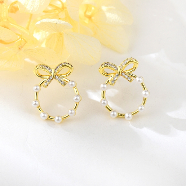Picture of White Artificial Pearl Big Stud Earrings in Exclusive Design