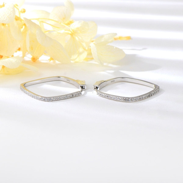 Picture of Irresistible White Small Huggie Earrings For Your Occasions