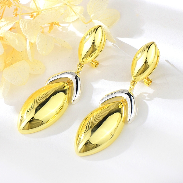 Picture of Big Zinc Alloy Dangle Earrings with 3~7 Day Delivery
