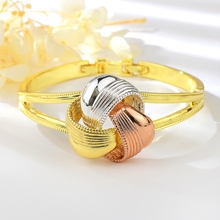 Show details for Dubai Zinc Alloy Fashion Bangle at Unbeatable Price