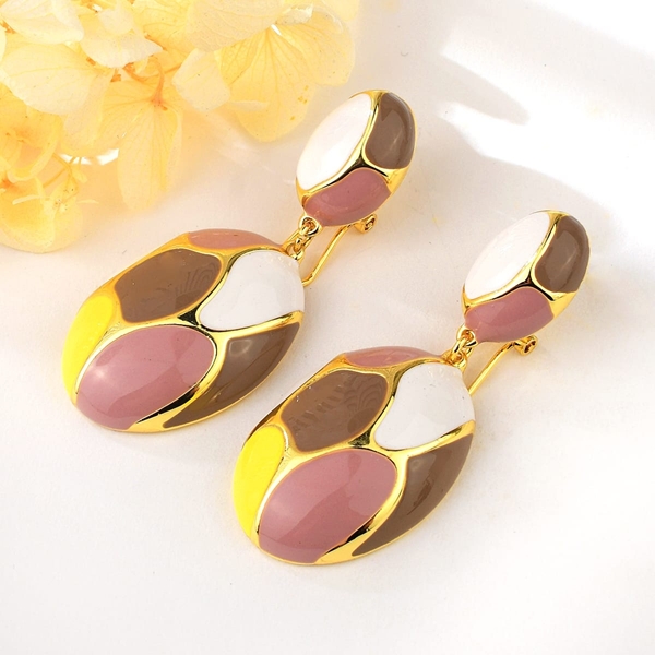 Picture of Zinc Alloy Gold Plated Dangle Earrings From Reliable Factory