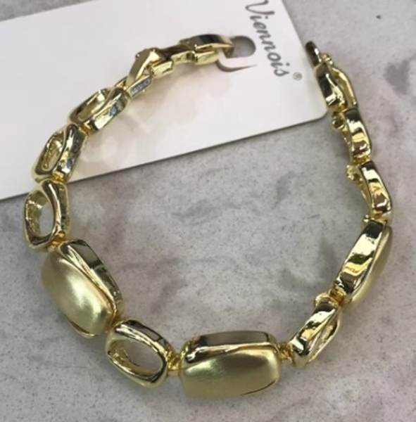 Picture of Brand New Colorful Gold Plated Short Chain Necklace with SGS/ISO Certification